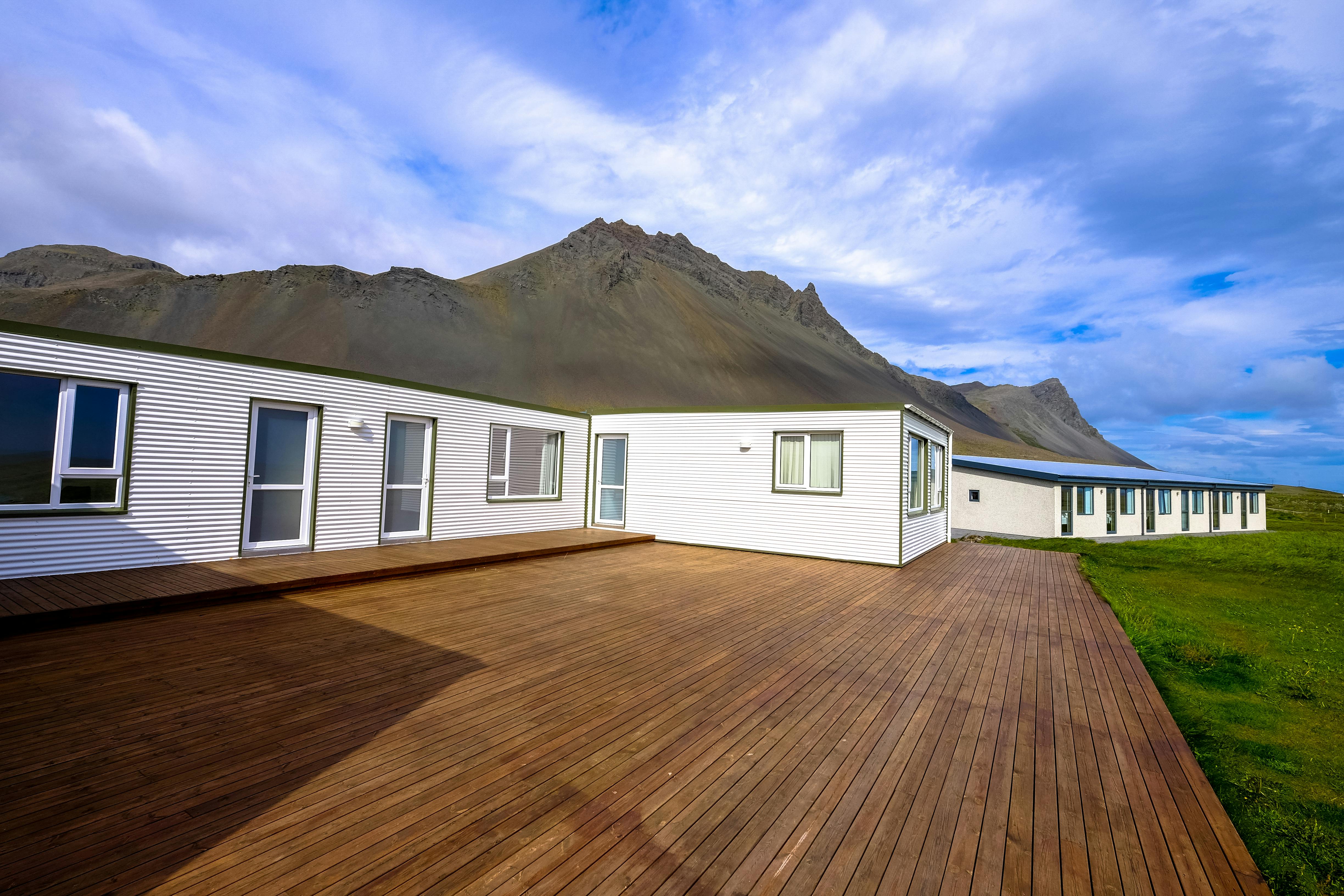 Deck Cleaning & Sealing